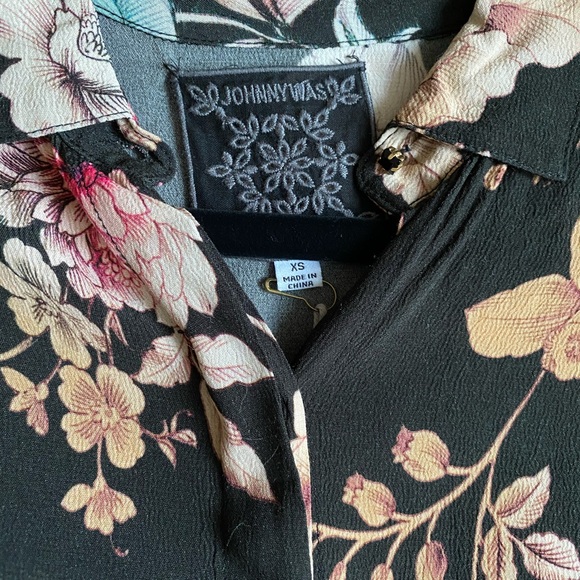 NWT Johnny Was Taos Black Floral Button Down - Picture 8 of 13